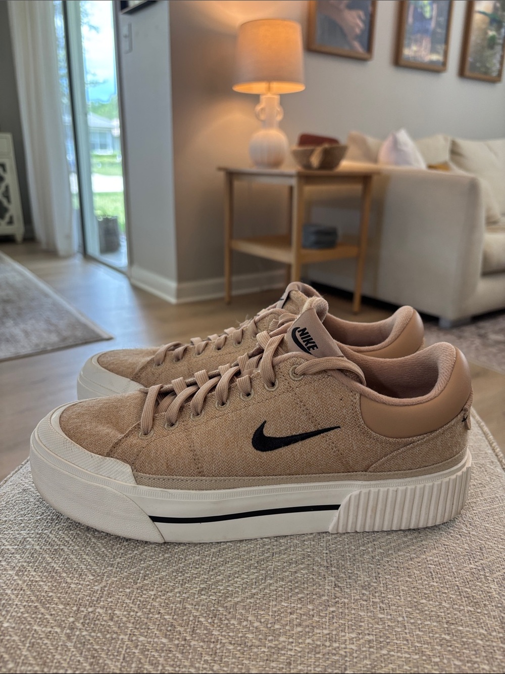Nike Women’s “Hemp” Court Legacy Lift Platform Sneakers like new 9.5